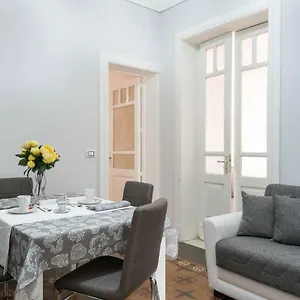 gramignani-house-catania.sicilyhotelsitaly.net/